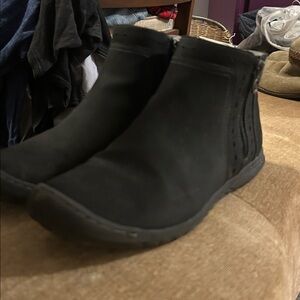 JBU Black women’s shoe